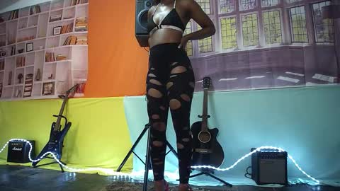 Snapshot of moghelslay chatting on January 17, 2026, 4:43 pm moghelslay online show from January 17, 2026, 4:43 pm