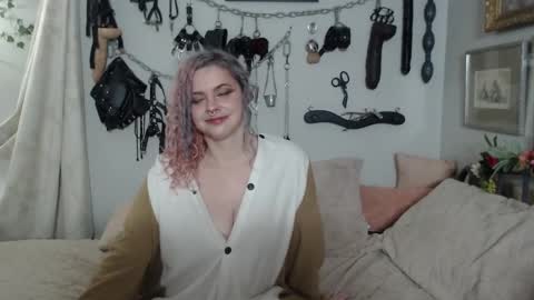 Snapshot of mohawkmischief chatting on January 28, 2025, 1:08 am MohawkMischief online show from January 28, 2025, 1:08 am