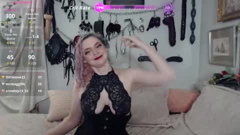 Snapshot of mohawkmischief chatting on October 24, 2025, 9:22 pm MohawkMischief online show from October 24, 2025, 9:22 pm