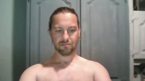 Snapshot of moi9876543210 chatting on May 30, 2026, 2:03 pm Julien online show from May 30, 2026, 2:03 pm