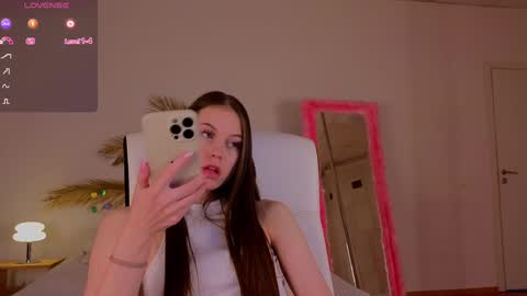 Molly online show from February 26, 2025, 1:00 am