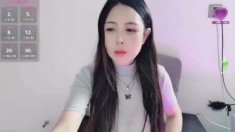 Snapshot of moli666 chatting on December 18, 2025, 12:06 am Alice online show from December 18, 2025, 12:06 am