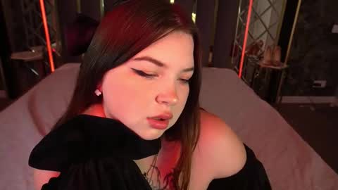 Rosa online show from December 3, 2025, 9:24 pm