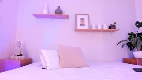 Snapshot of moll1e_ chatting on February 2, 2025, 3:07 pm M o L l i E online show from February 2, 2025, 3:07 pm