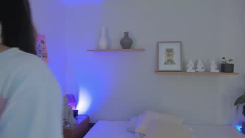 Snapshot of moll1e_ chatting on March 3, 2025, 12:16 pm M o L l i E online show from March 3, 2025, 12:16 pm