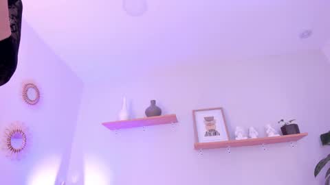 Snapshot of moll1e_ chatting on March 6, 2025, 6:26 pm M o L l i E online show from March 6, 2025, 6:26 pm