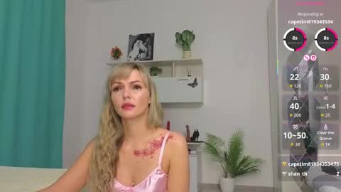 molliblum online show from October 10, 2025, 2:05 pm