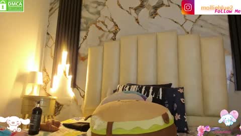 Snapshot of molliebue1 chatting on May 11, 2026, 2:45 pm Hey Guys Im Mollie online show from May 11, 2026, 2:45 pm
