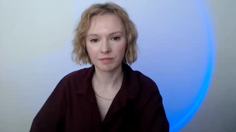 mollilove online show from April 28, 2026, 8:52 am