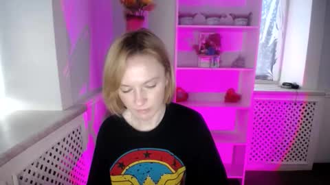 mollilove online show from May 26, 2026, 10:00 am