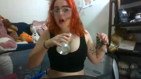 Snapshot of molly0317 chatting on February 16, 2026, 11:34 pm Molly Bee online show from February 16, 2026, 11:34 pm