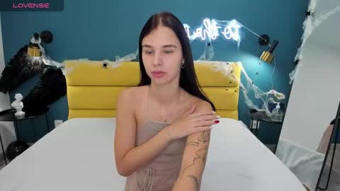 Molly  online show from October 26, 2025, 2:06 am