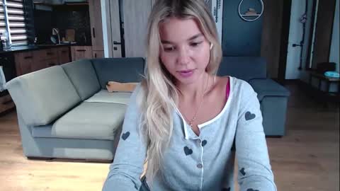 Molly online show from September 18, 2025, 11:56 am