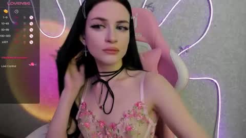 Snapshot of molly_crystall chatting on July 13, 2026, 2:36 am Molly - online show from July 13, 2026, 2:36 am