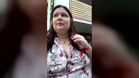 molly_moons online show from April 21, 2026, 1:42 am