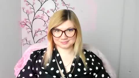 Molly online show from March 12, 2026, 12:55 pm