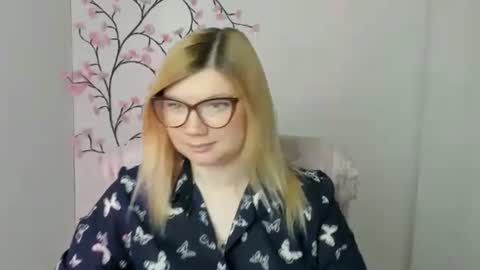 Molly online show from May 18, 2026, 11:38 am
