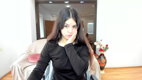 Molly Owens online show from October 18, 2025, 6:48 am