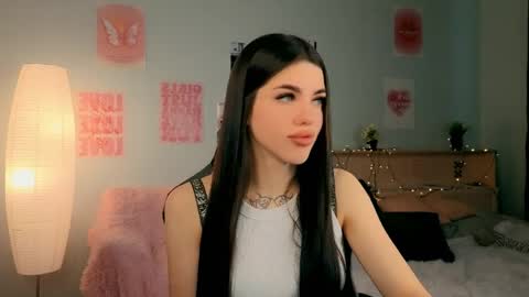 Molly online show from April 7, 2026, 4:13 am