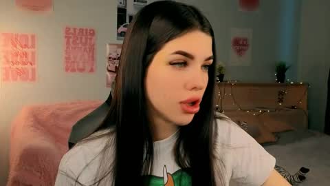 Molly online show from April 26, 2026, 3:48 am