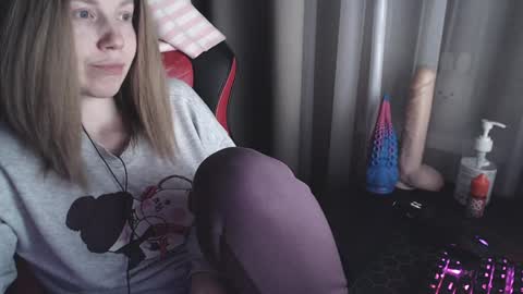 I have new photos come and see with love Molly online show from February 3, 2025, 8:13 pm