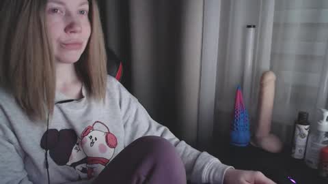 I have new photos come and see with love Molly online show from February 10, 2025, 2:16 pm