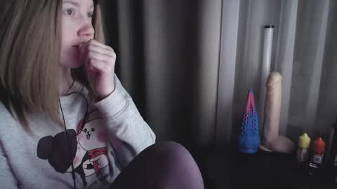 I have new photos come and see with love Molly online show from February 16, 2025, 2:31 am