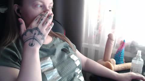 I have new photos come and see with love Molly online show from March 21, 2026, 8:52 am