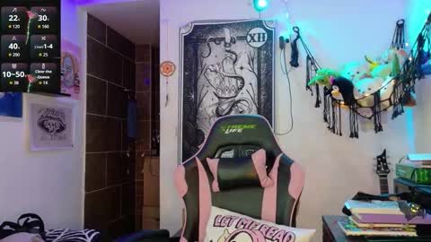 Molly online show from December 16, 2025, 6:40 am