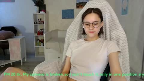 Molly online show from June 5, 2026, 4:52 am