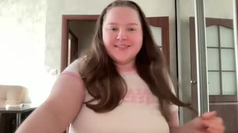 Snapshot of mollyas chatting on October 13, 2025, 12:38 pm Alice online show from October 13, 2025, 12:38 pm