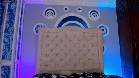 Snapshot of mollydoll_amour chatting on April 17, 2026, 11:24 am MollyDoll online show from April 17, 2026, 11:24 am