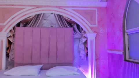 Snapshot of mollydoll_amour chatting on May 17, 2026, 11:39 am MollyDoll online show from May 17, 2026, 11:39 am