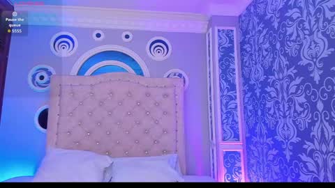Snapshot of mollydoll_amour chatting on May 25, 2026, 12:00 pm MollyDoll online show from May 25, 2026, 12:00 pm