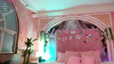 MollyDoll online show from June 24, 2026, 11:42 am