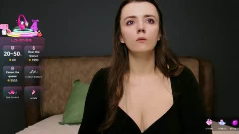 Molly online show from April 7, 2026, 9:48 pm