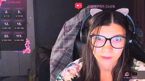  KIRA  online show from November 24, 2025, 5:34 pm