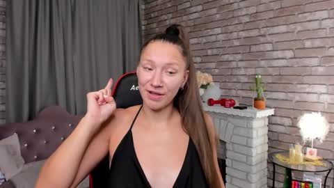 hi im Molly heregreat boobs big heart  warm pussy  online show from March 20, 2026, 1:21 am