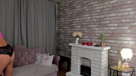 hi im Molly heregreat boobs big heart  warm pussy  online show from May 19, 2026, 12:05 am