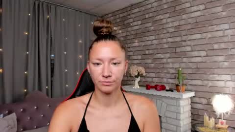 hi im Molly heregreat boobs big heart  warm pussy  online show from July 5, 2026, 12:28 am