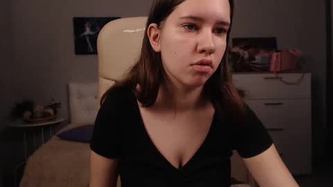 Molly online show from November 17, 2025, 10:32 am