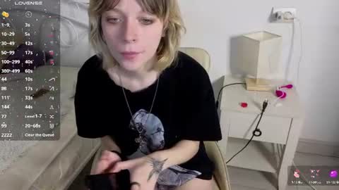 Snapshot of mollysally chatting on June 13, 2026, 5:27 am mollysally online show from June 13, 2026, 5:27 am
