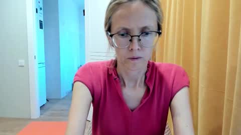 AngelMomm online show from September 24, 2025, 9:34 am