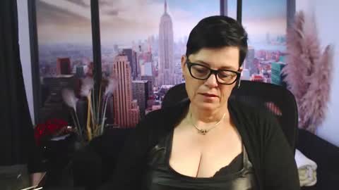 MollySun Nina Randmann online show from October 12, 2025, 6:40 pm