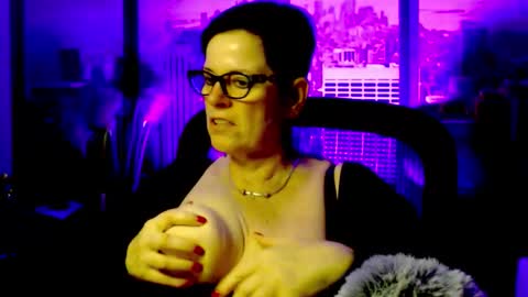 MollySun Nina Randmann online show from November 25, 2025, 7:25 pm