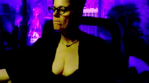 MollySun Nina Randmann online show from April 9, 2026, 3:50 pm