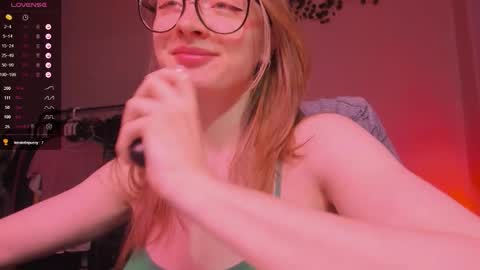 mollytucker online show from October 26, 2025, 2:45 pm