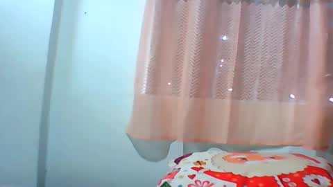 Snapshot of mombastic55 chatting on May 10, 2026, 9:14 am mombastic55 online show from May 10, 2026, 9:14 am