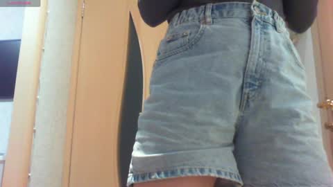 Hailey online show from April 4, 2026, 4:55 am