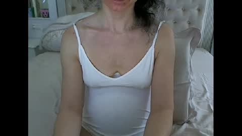 Amy online show from February 7, 2025, 9:47 am